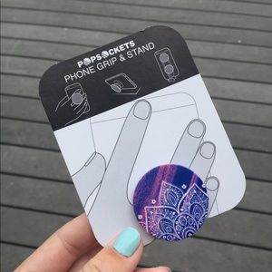 SOLD🍓 Authentic PopSocket